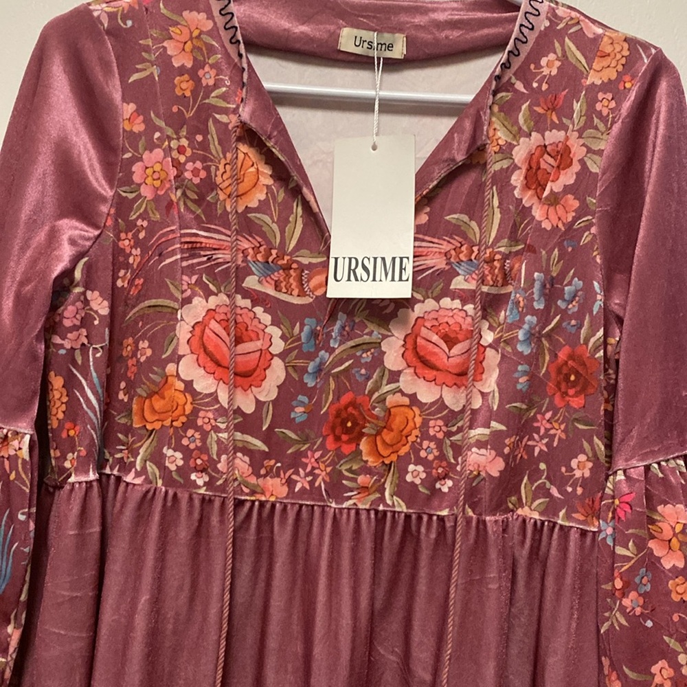 URSIME NWT BLOUSE REALLY SOFT SILKY FEEL INSIDE BEAUTIFUL PRINT